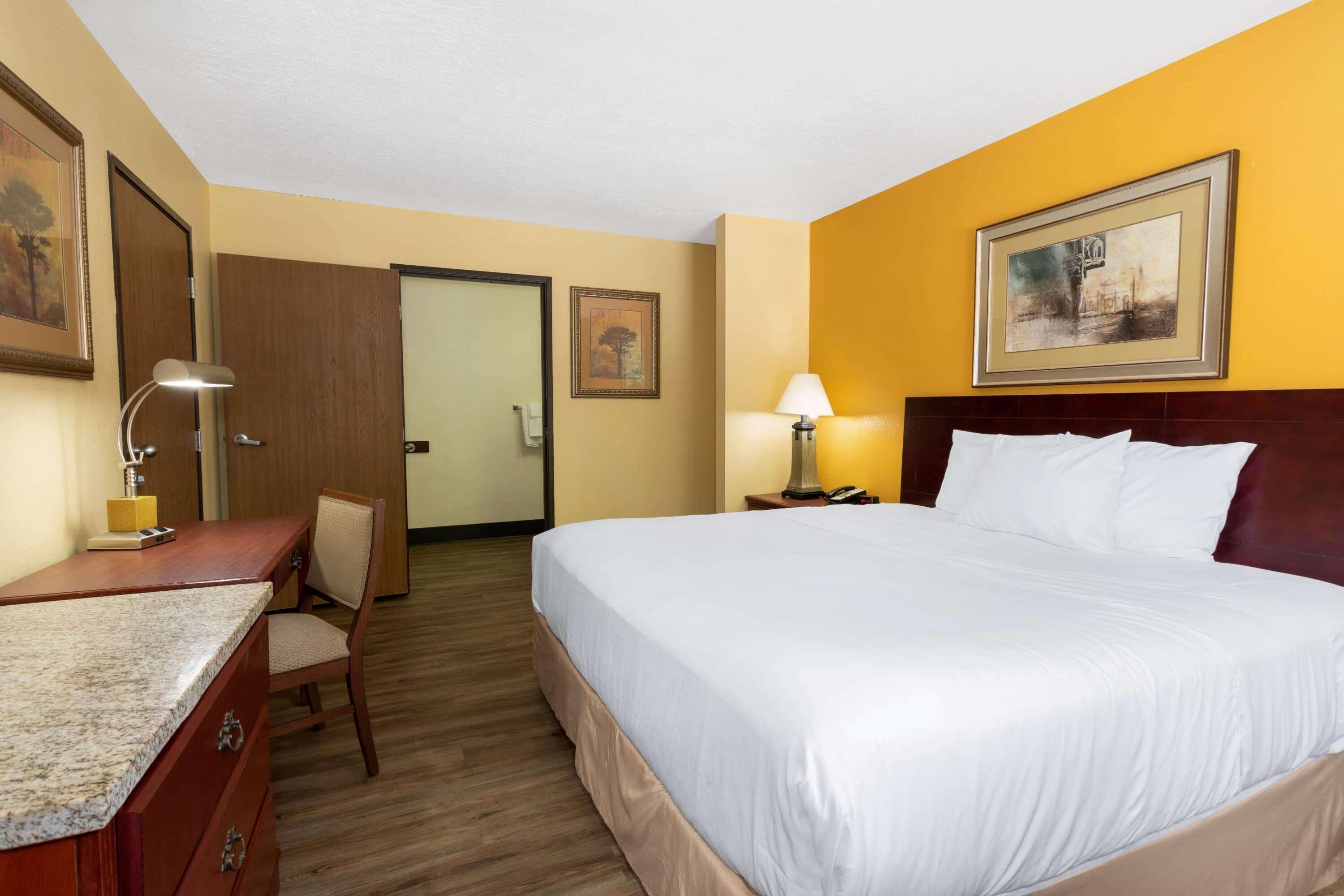 Travelodge By Wyndham Albuquerque East Экстерьер фото
