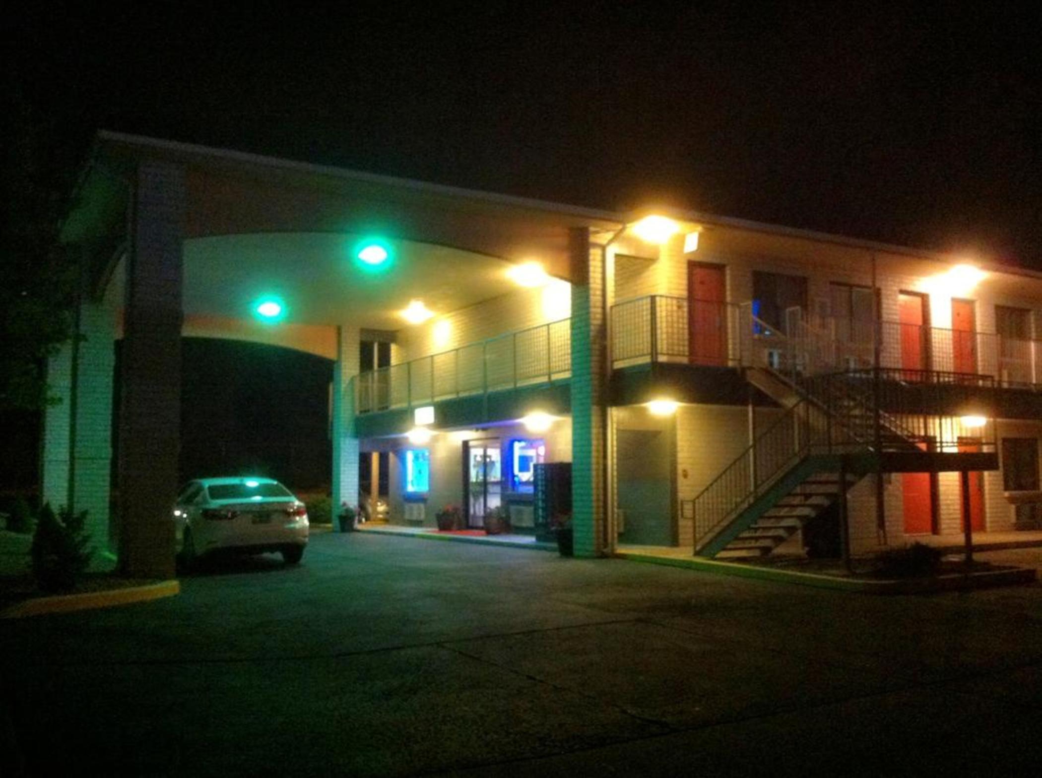 Travelodge By Wyndham Albuquerque East Экстерьер фото