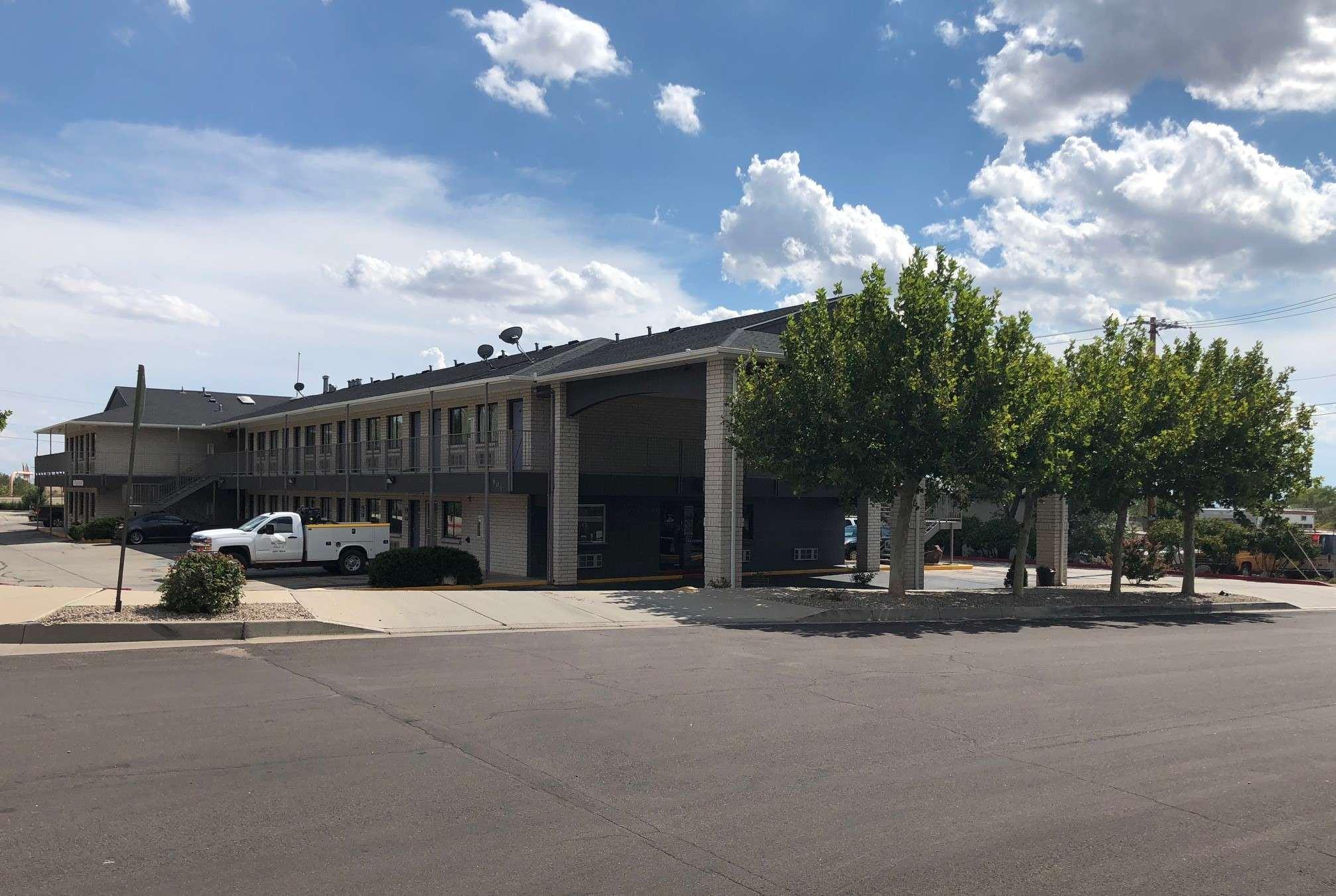 Travelodge By Wyndham Albuquerque East Экстерьер фото