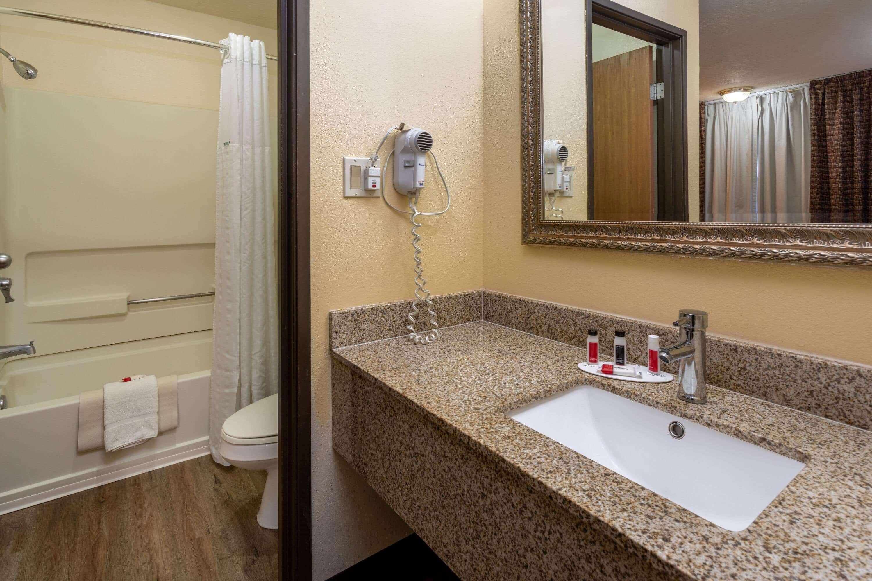 Travelodge By Wyndham Albuquerque East Экстерьер фото