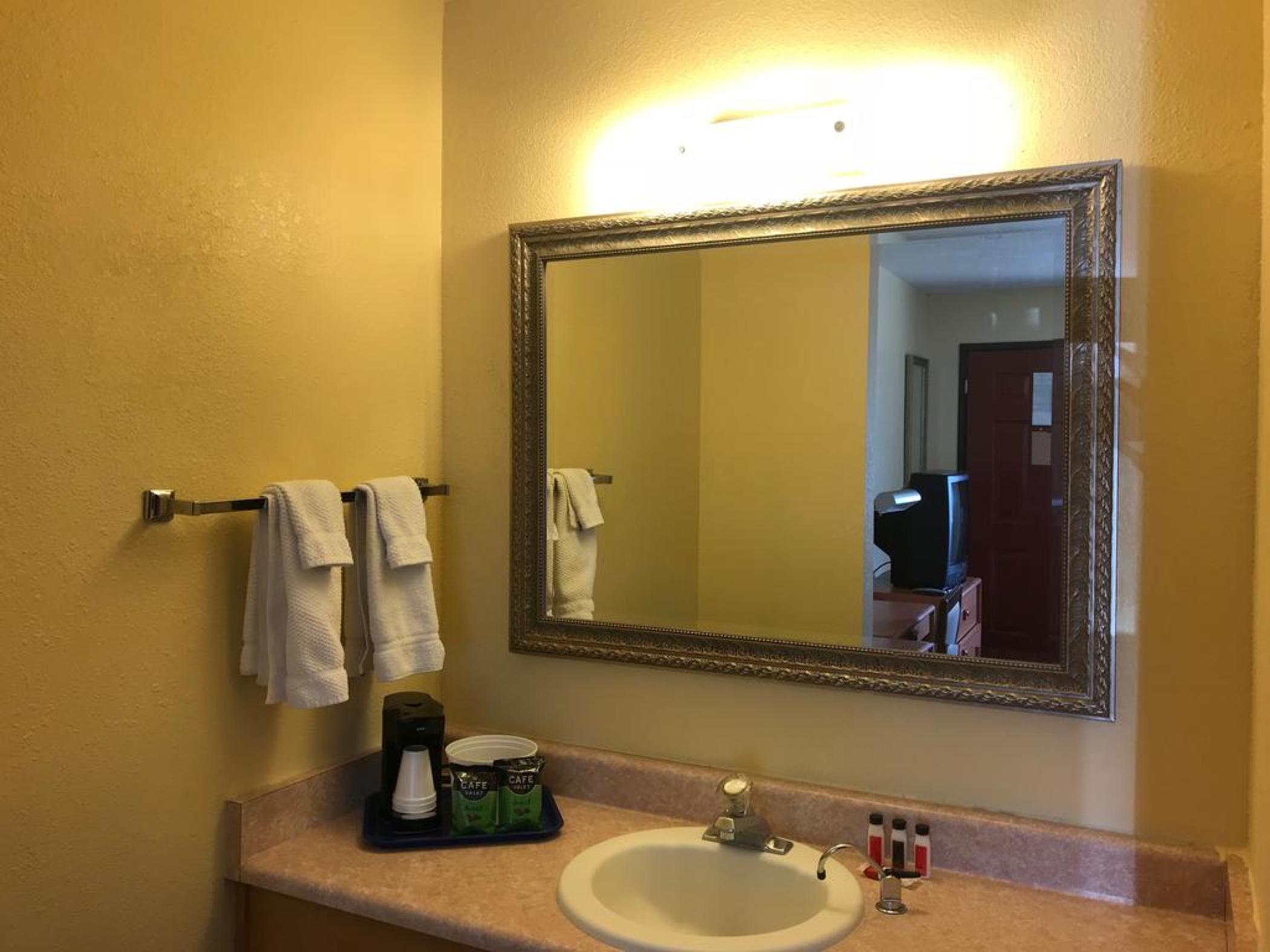 Travelodge By Wyndham Albuquerque East Экстерьер фото