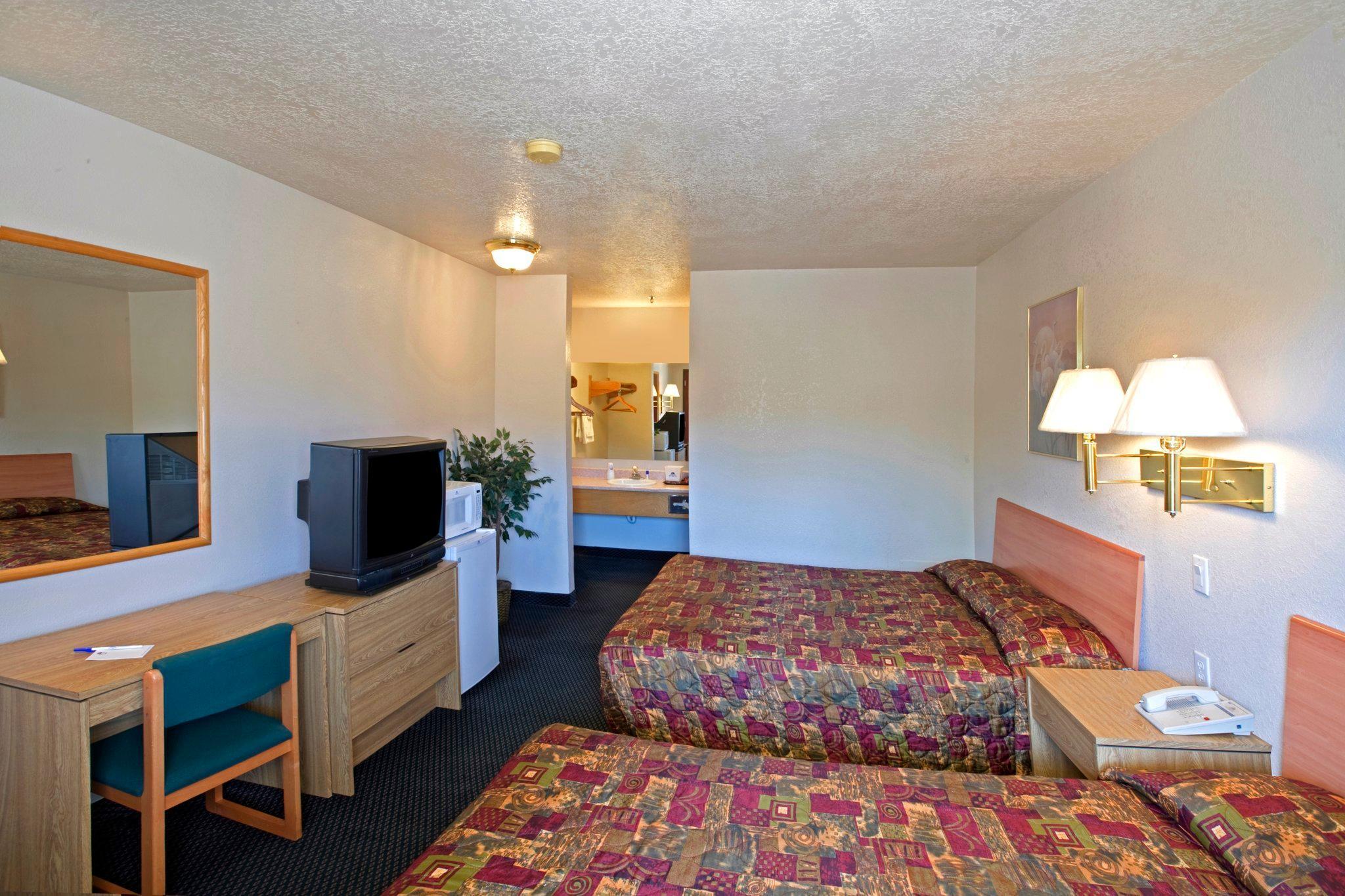 Travelodge By Wyndham Albuquerque East Экстерьер фото