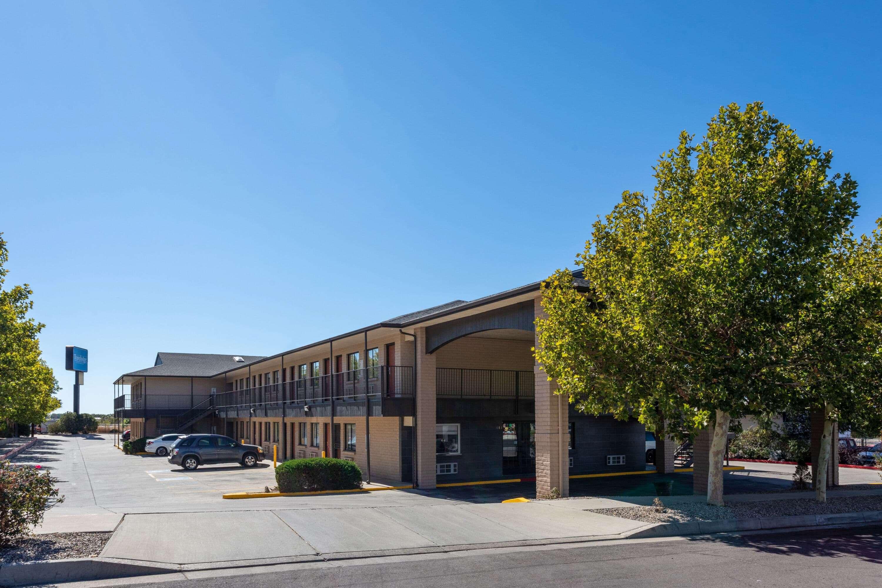 Travelodge By Wyndham Albuquerque East Экстерьер фото