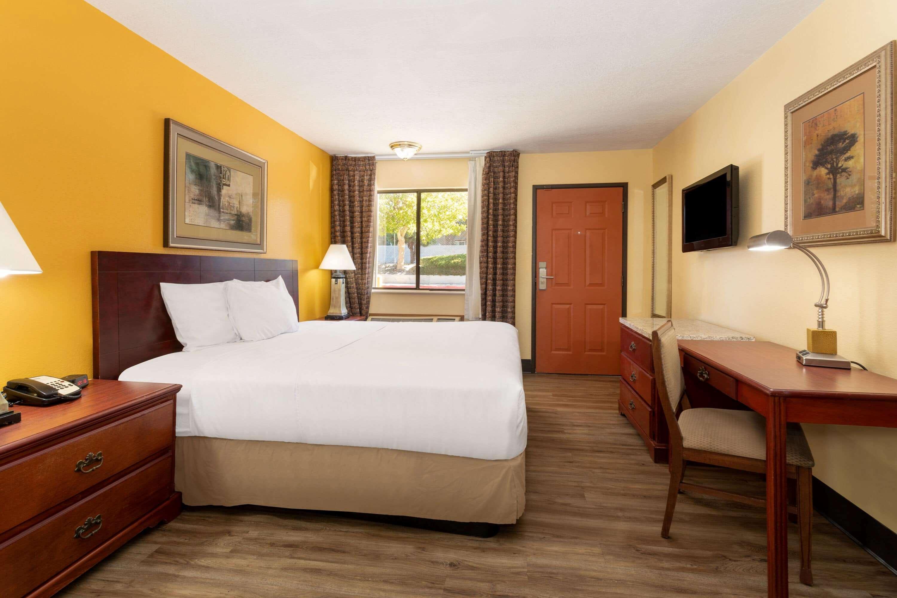 Travelodge By Wyndham Albuquerque East Экстерьер фото