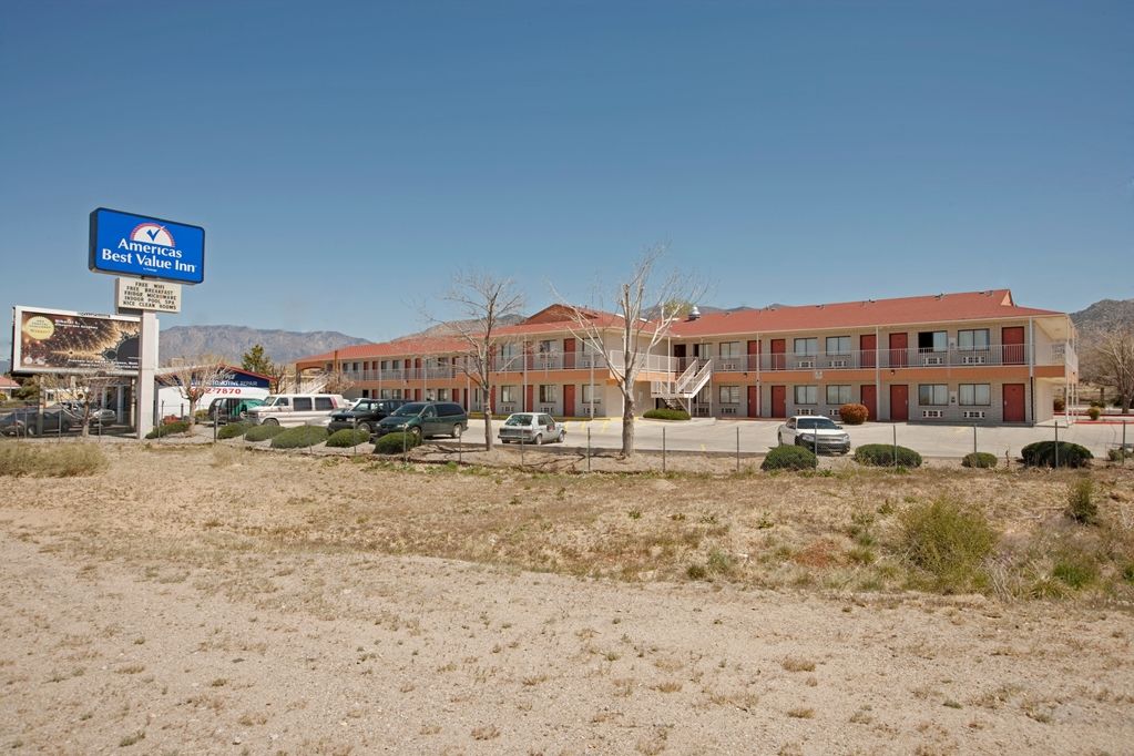 Travelodge By Wyndham Albuquerque East Экстерьер фото