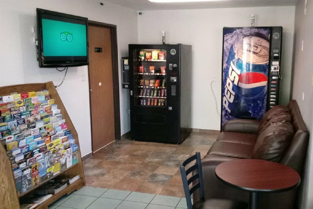 Travelodge By Wyndham Albuquerque East Экстерьер фото